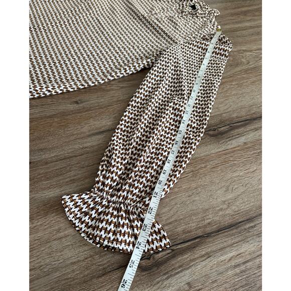 Allover Print Notched Neck Flounce Sleeve Blouse Size Small - Picture 11 of 11